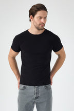 Alvornwear Basic T-Shirt — Siyah, rahat kalıp görünümü