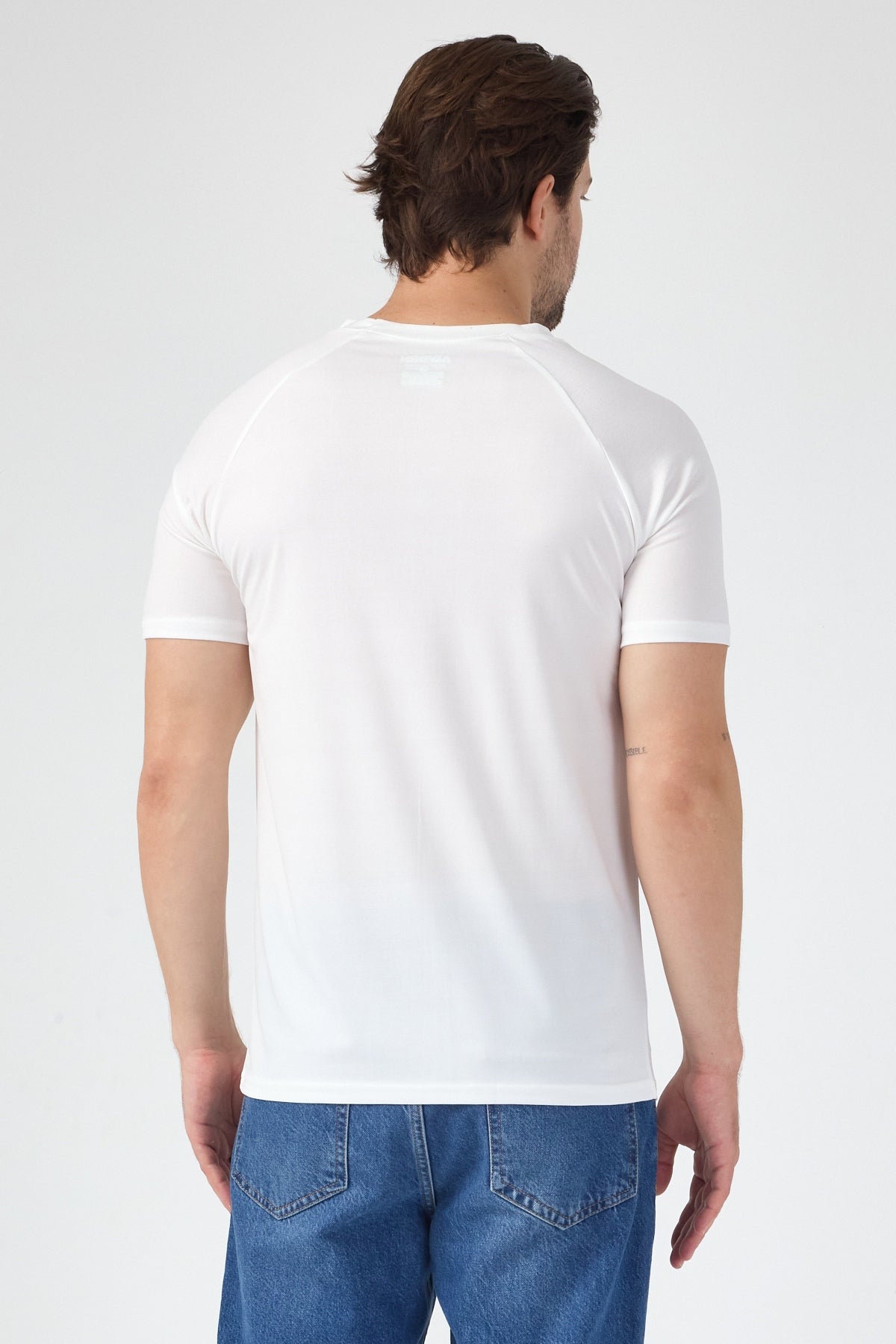Alvornwear Reglan Kol Tişört — Beyaz, arka