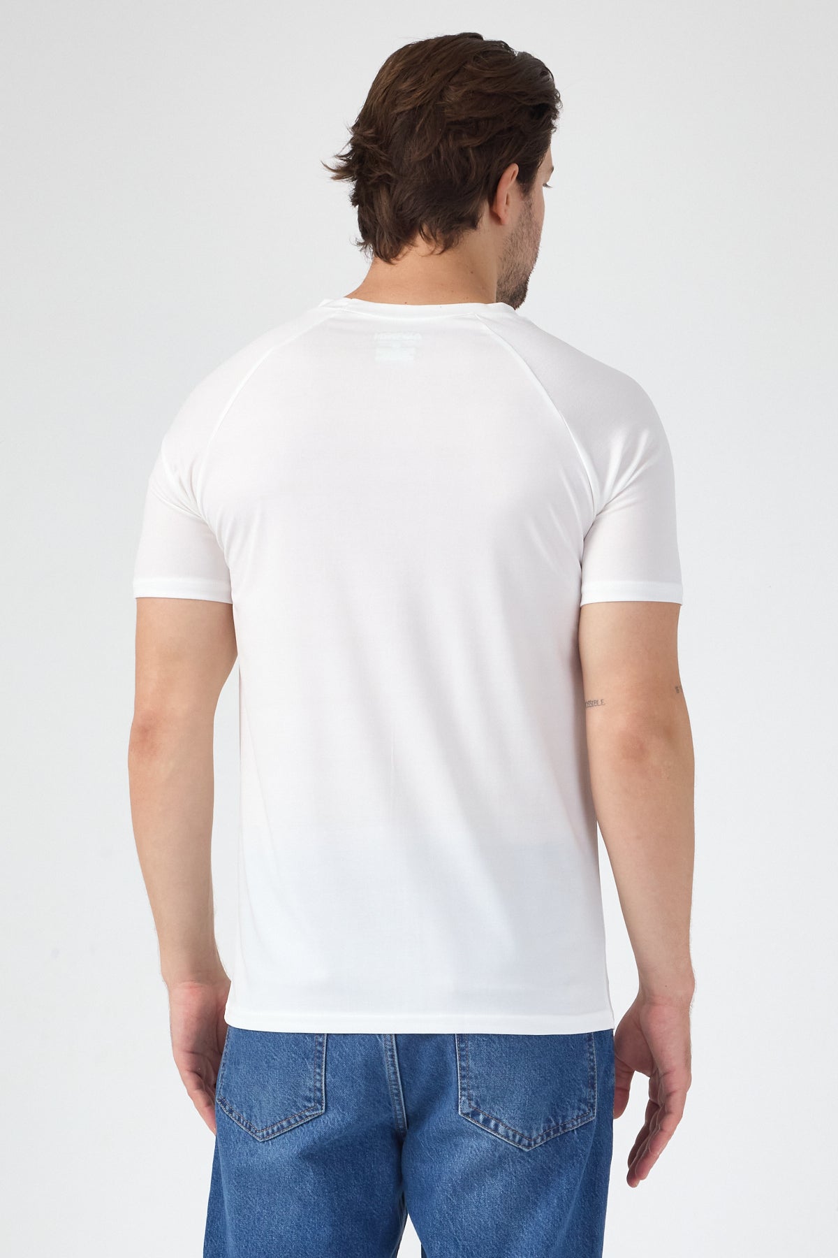 Alvornwear Reglan Kol Tişört — Beyaz, arka