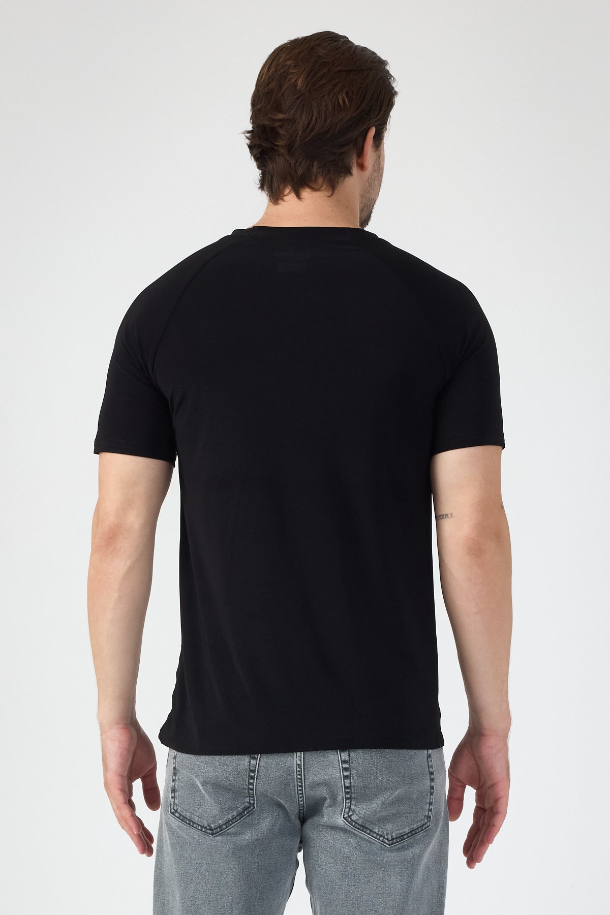 Alvornwear Reglan Kol Tişört — Siyah, arka